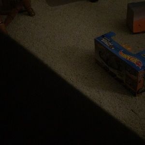 Meet your Posher, Robin